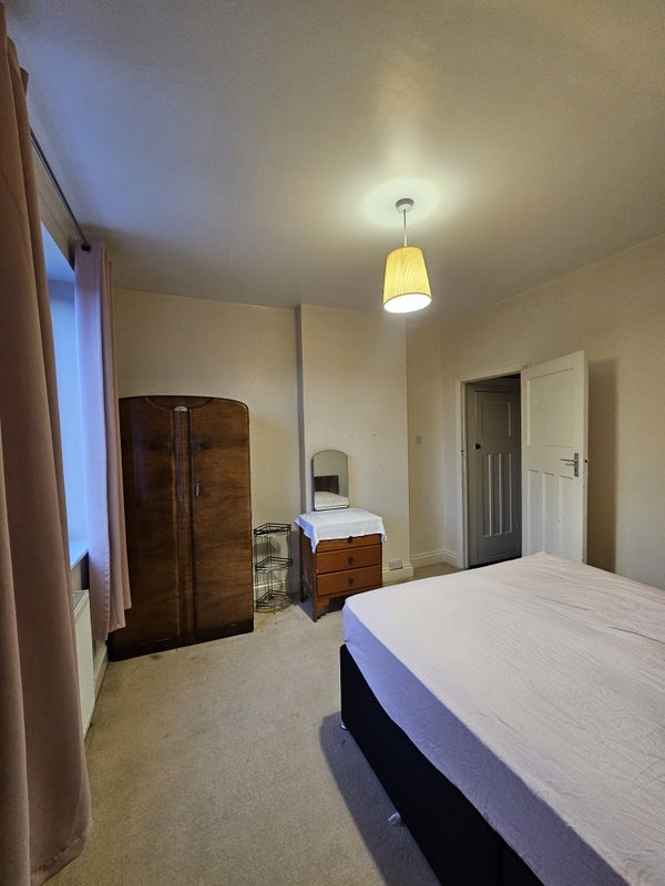 Room Oregon Square in Greater London