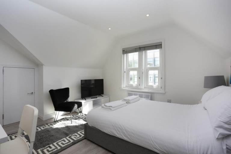 Flat Cumnor Road in Bournemouth