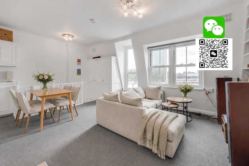 Flat Eardley Crescent in Greater London