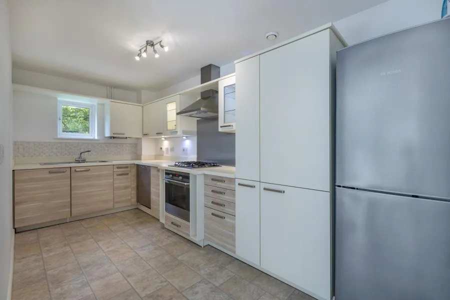 Flat Sandhills Court in Borough of Runnymede