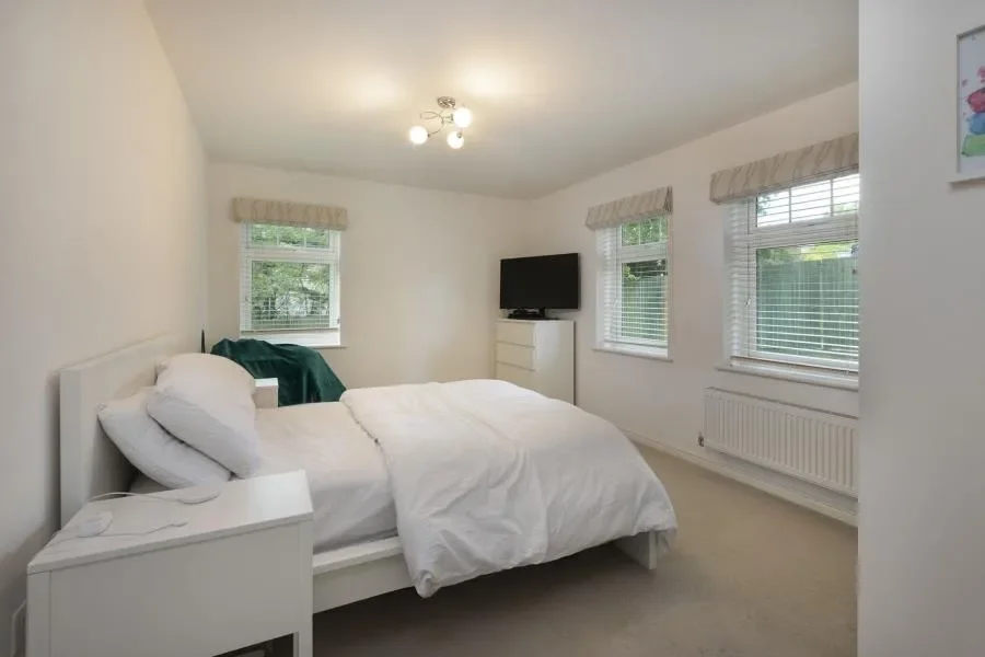 Flat Sandhills Court in Borough of Runnymede