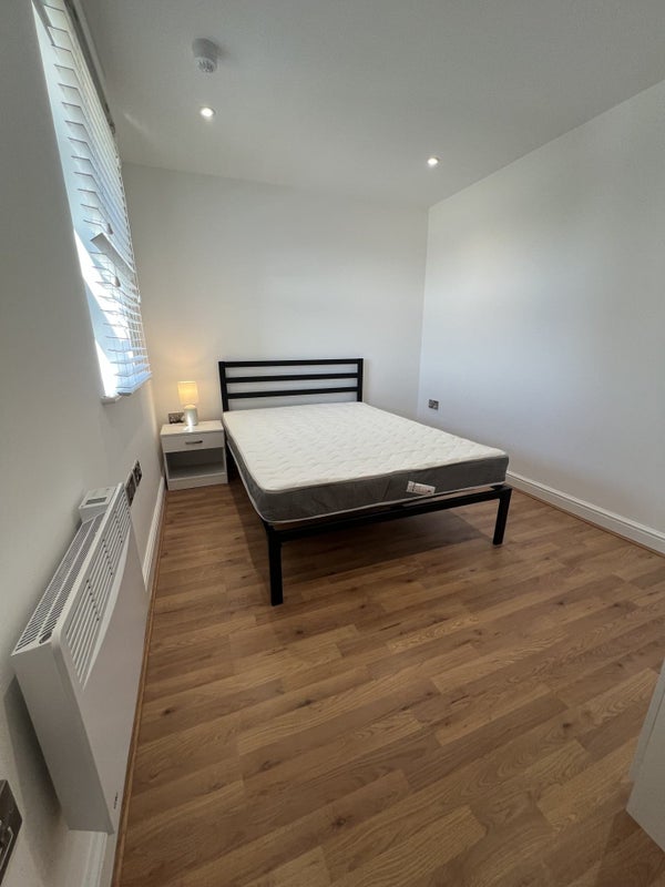 Room Maltings Close in Greater London