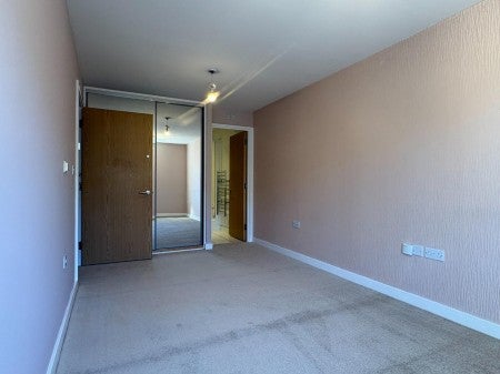 Flat Black Eagle Drive in Dartford