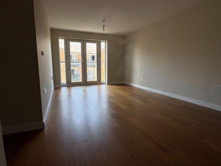 Flat Black Eagle Drive in Dartford