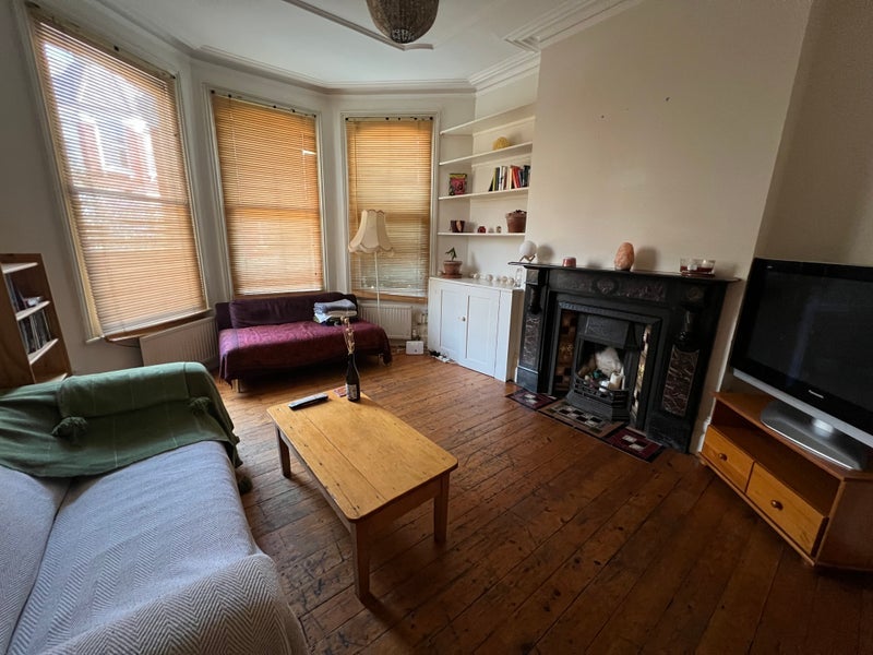 Room Pemberton Road in Greater London