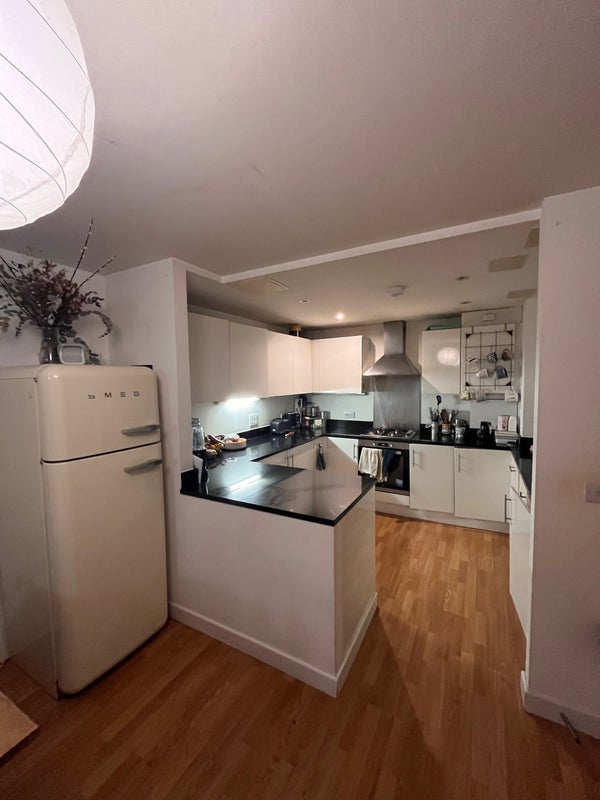 Room Amhurst Road in Greater London