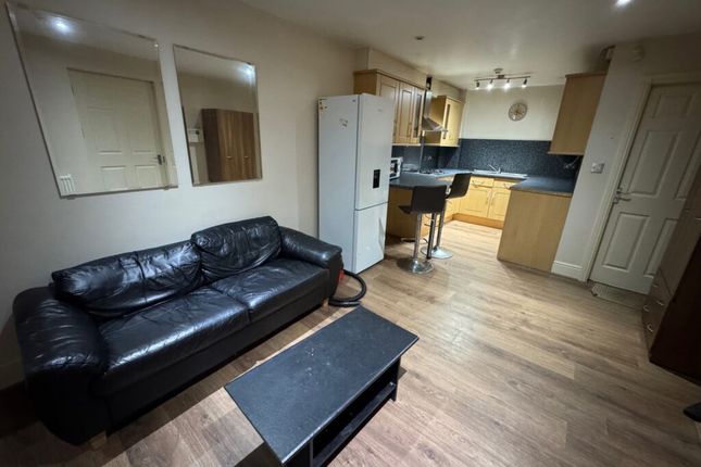 Flat Devon Road in Leeds