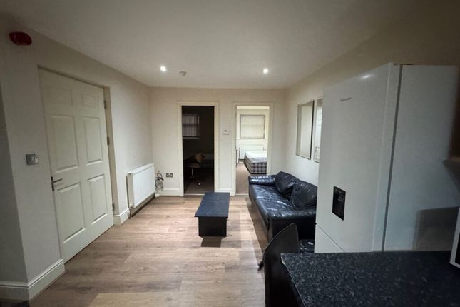Flat Devon Road in Leeds
