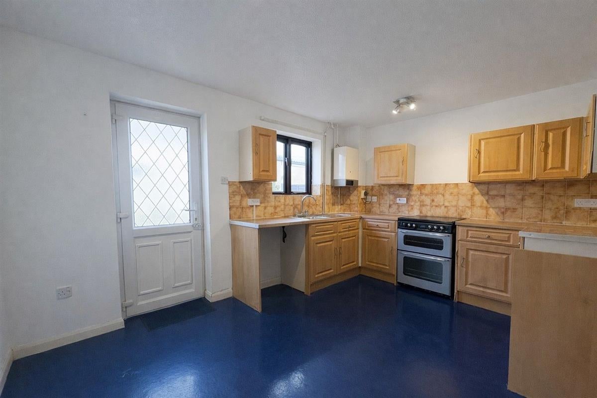 House Hulme Close in Kempston