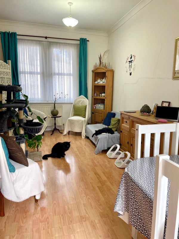 Room Tinto Road in Greater London