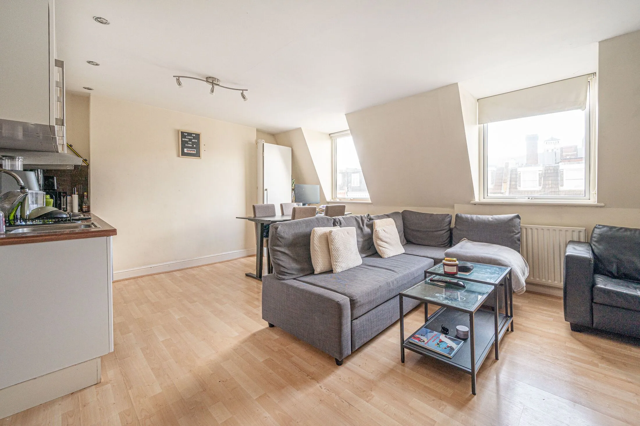 Flat Opal Mews in Greater London