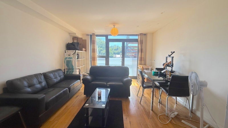 Room Trafalgar Road in Greater London