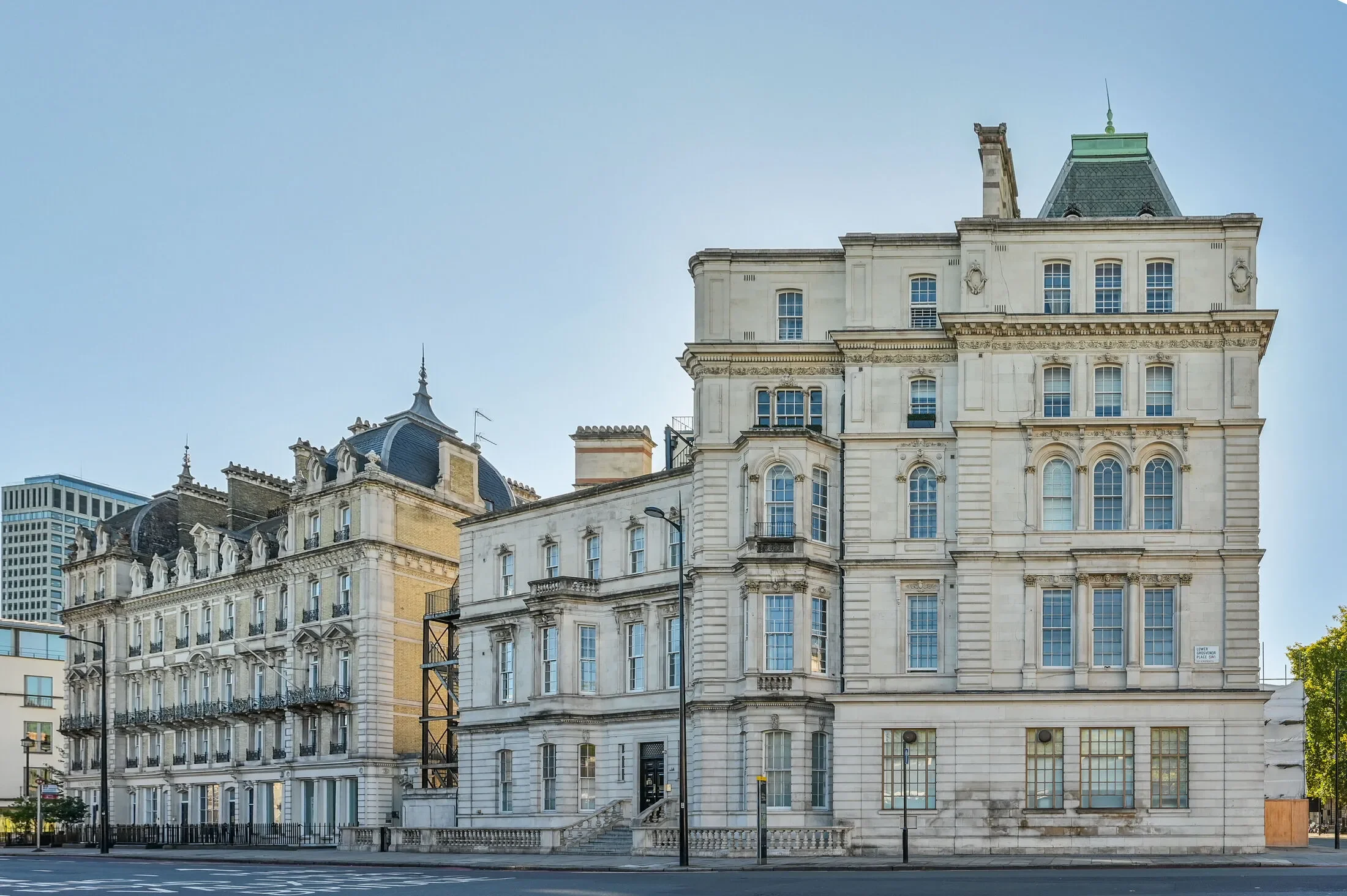 Flat Grosvenor Gardens in City of Westminster