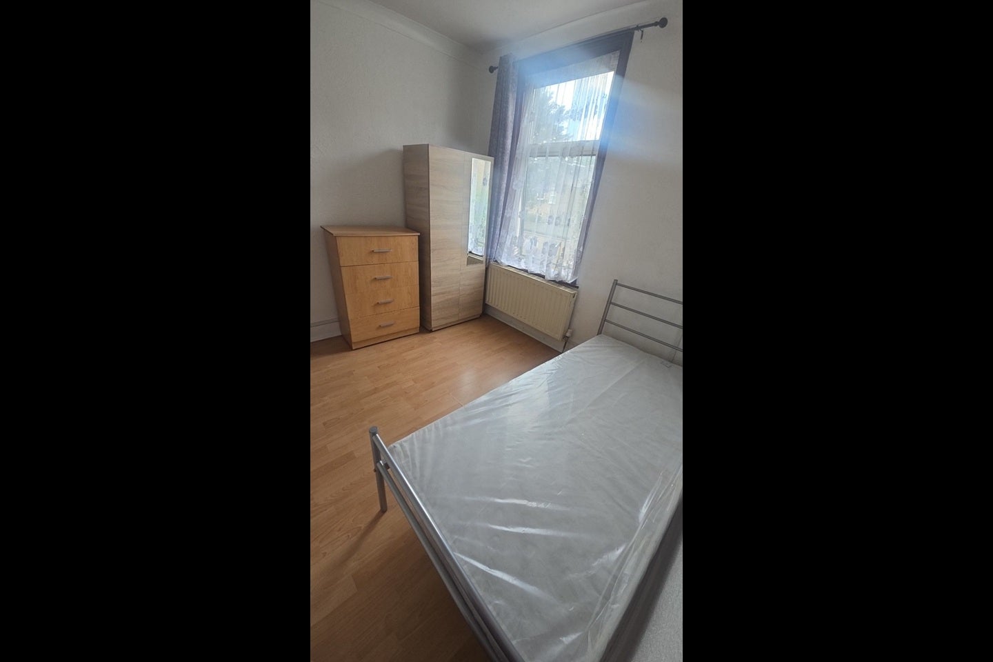 Room Holland Road in Greater London
