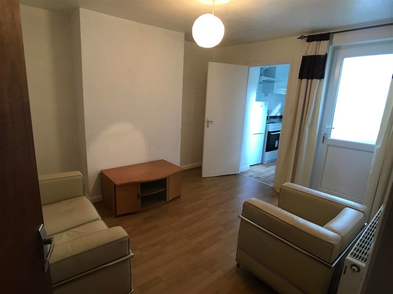 Flat Clyde Road in Greater London