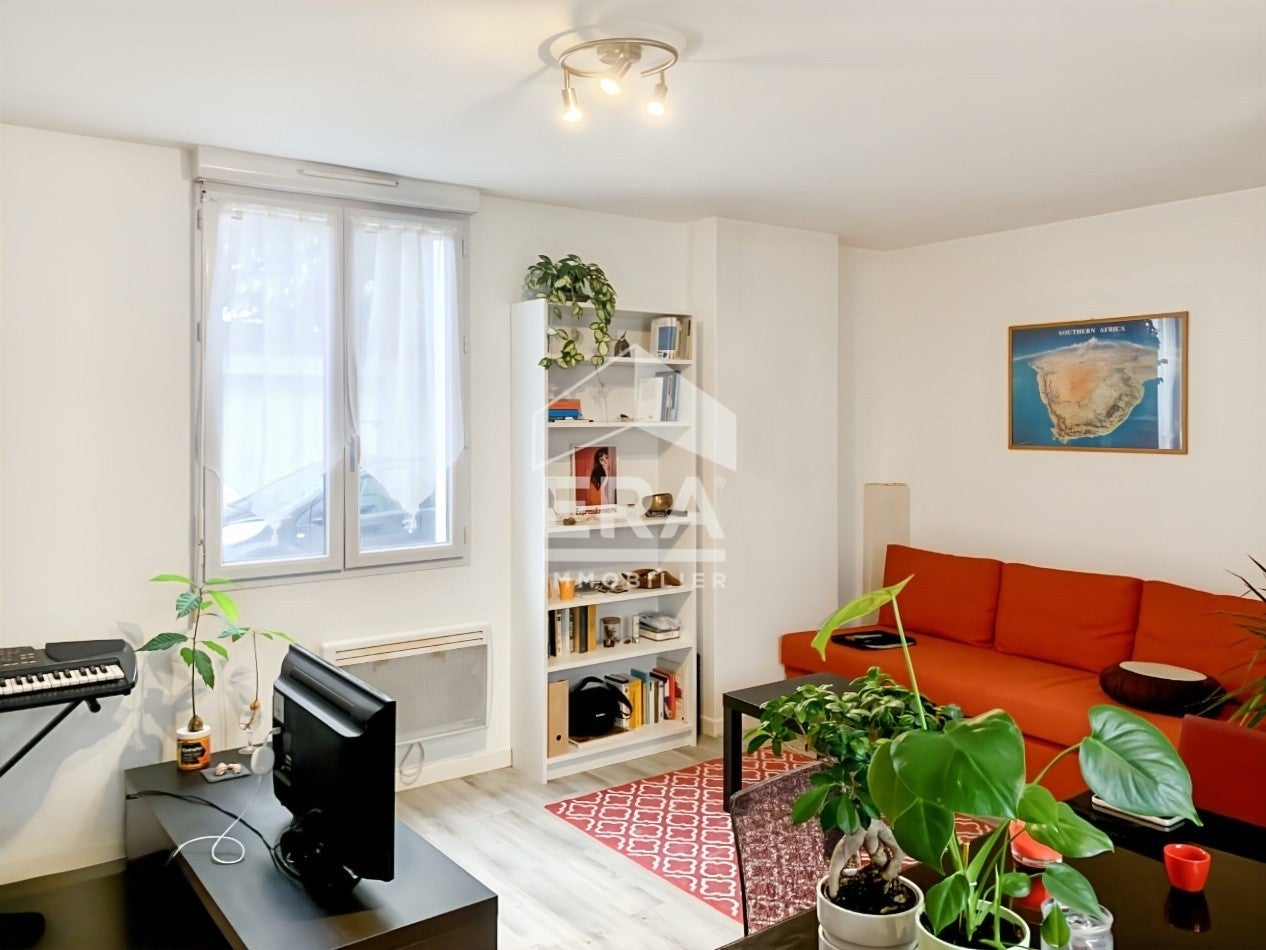 Flat Rue de la Fontaine Couverte in Dammarie-les-Lys
