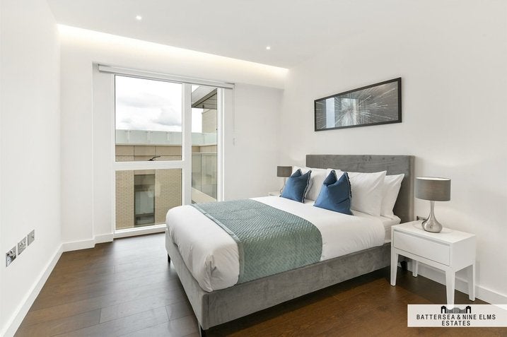 Flat Lanchester Way in Greater London