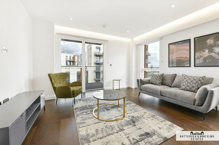 Flat Lanchester Way in Greater London