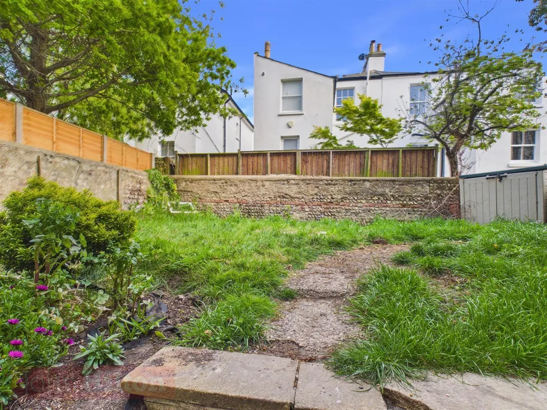 Flat Vallance Road in Portslade by Sea