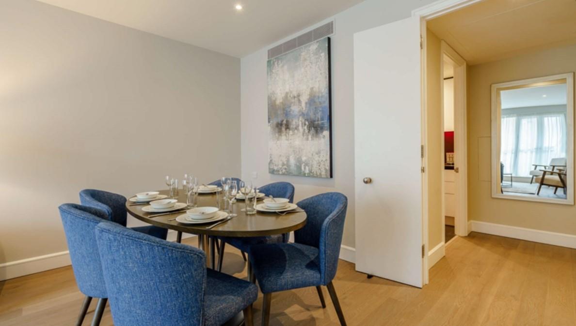 Flat Westferry Circus in Greater London