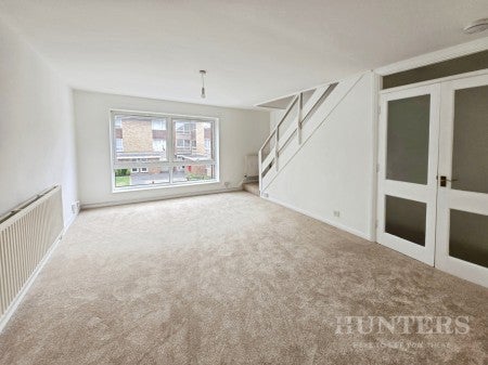 Flat Upton Dene in Greater London