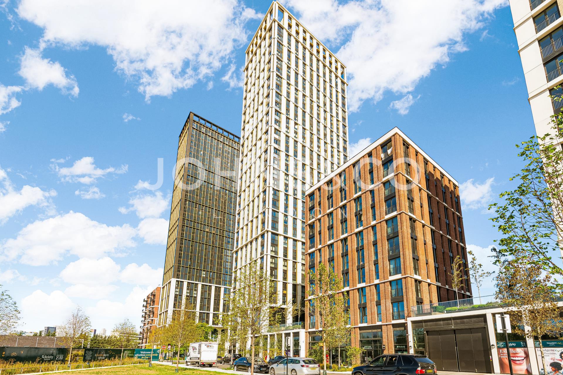 Flat Memorial Avenue in Greater London