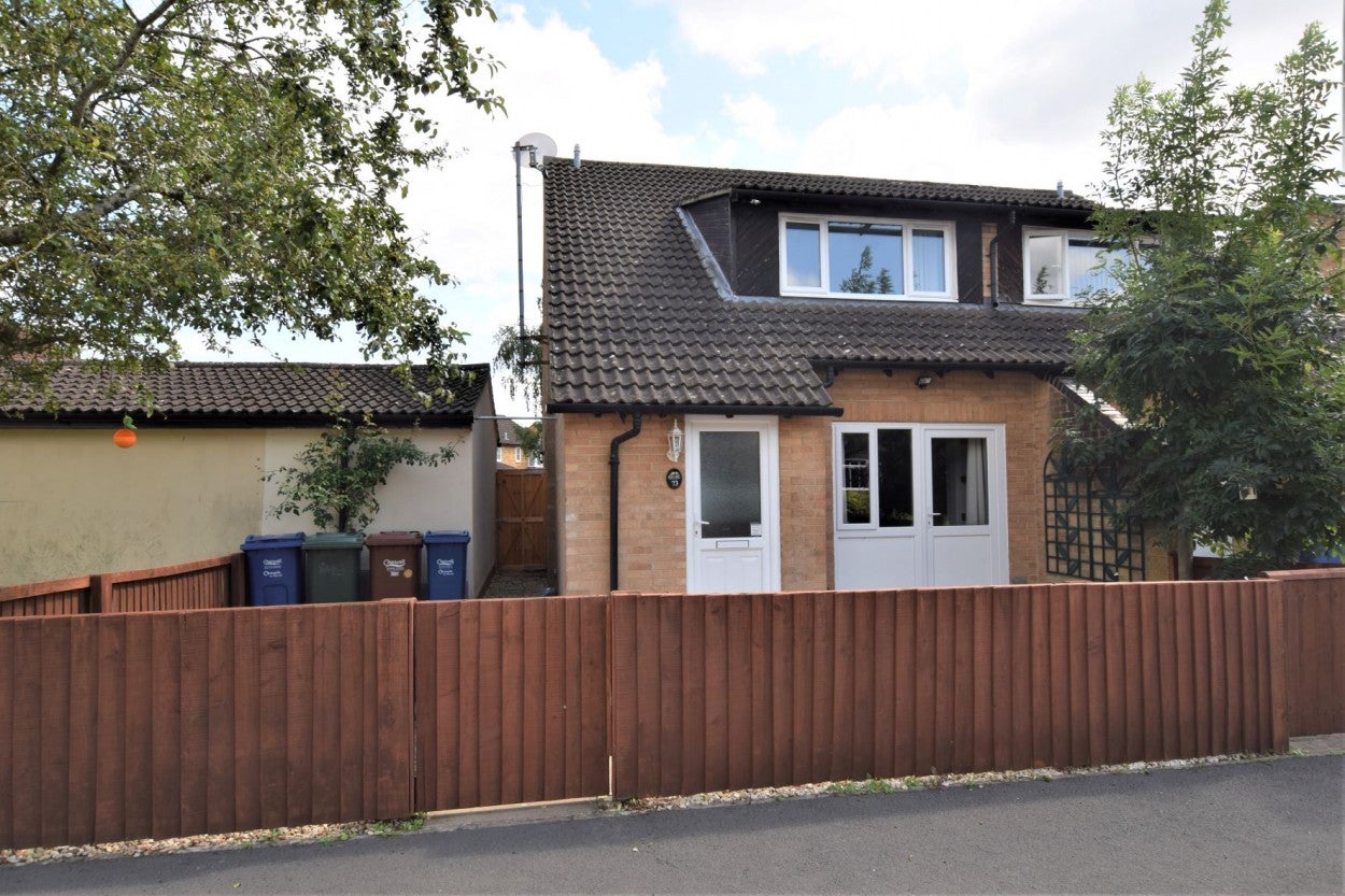 House Isis Avenue in Cherwell District