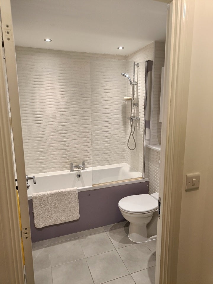 Room Whitelands Way in Cherwell District