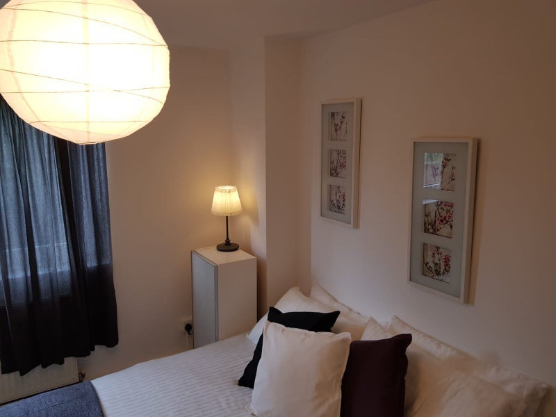 Room Deeley Road in Greater London