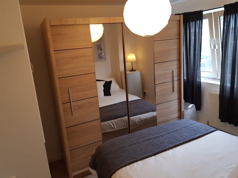 Room Deeley Road in Greater London