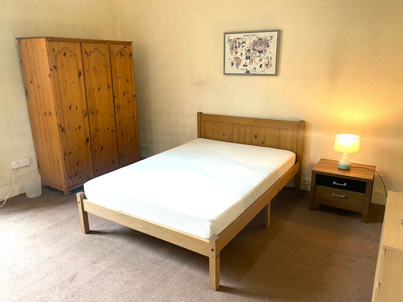 Room Great Western Road in Glasgow