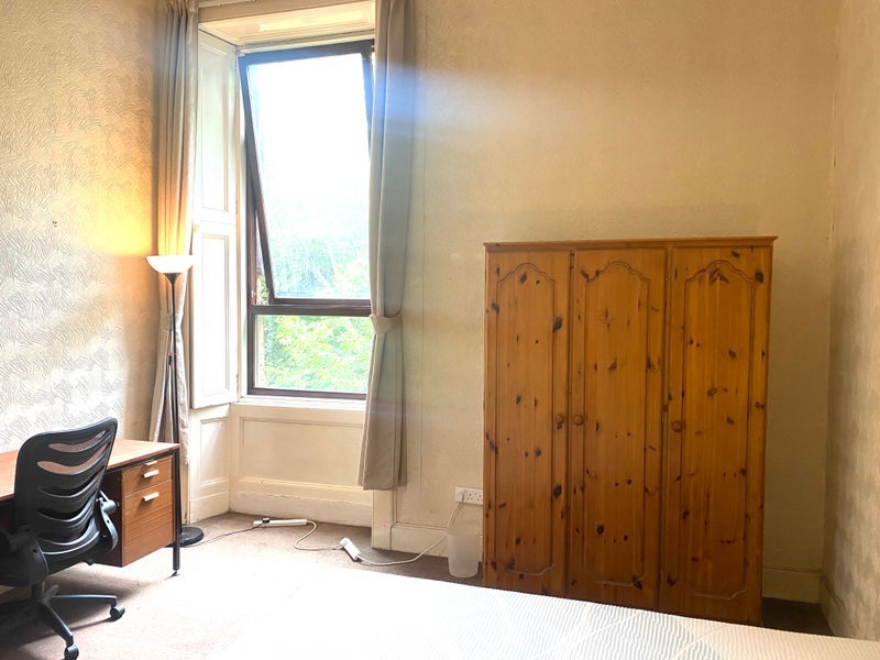 Room Great Western Road in Glasgow