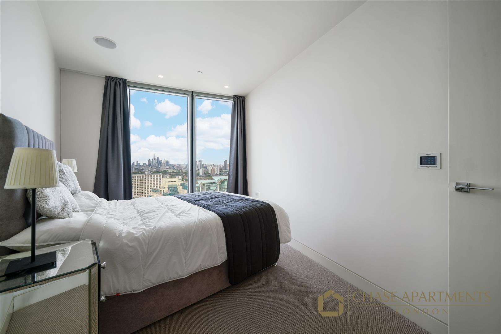 Flat Nine Elms Lane in Greater London