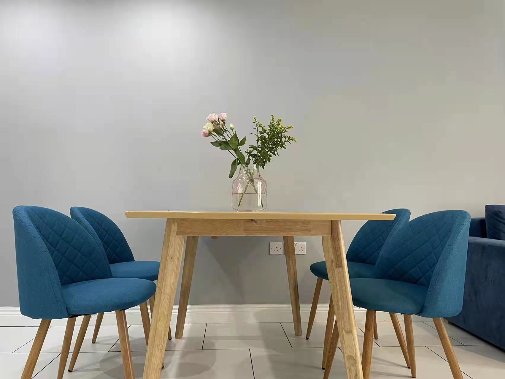 Flat Eastfields Avenue in Greater London