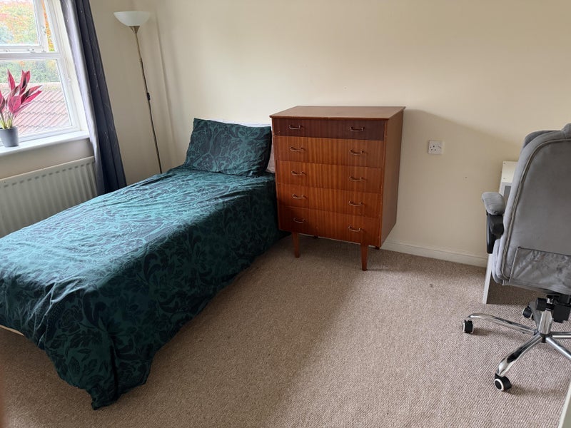 Room Woodlea Fold in Leeds