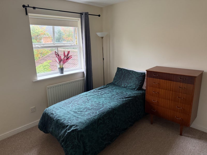 Room Woodlea Fold in Leeds