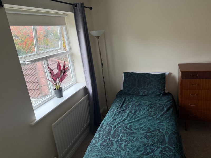 Room Woodlea Fold in Leeds