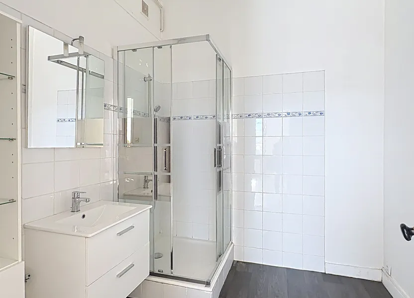Flat Route de Genas in Villeurbanne