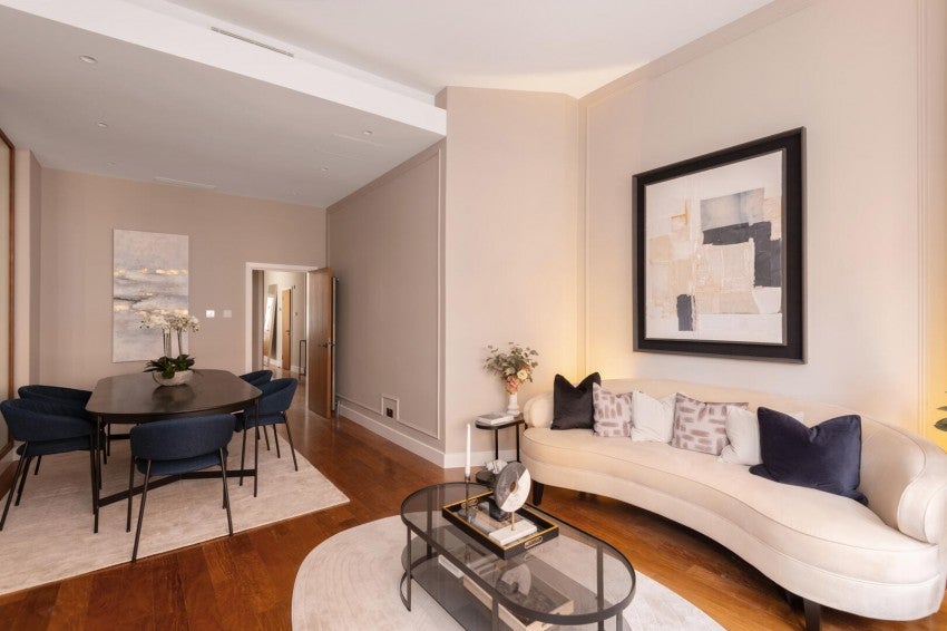 Flat Hans Road in Greater London