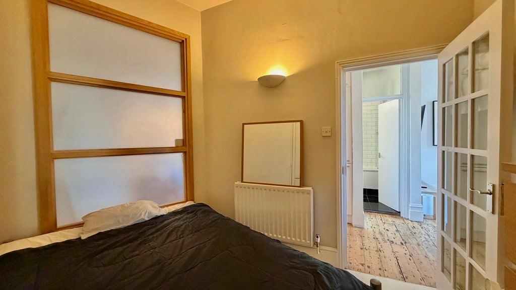 Flat Denmark Place in Greater London