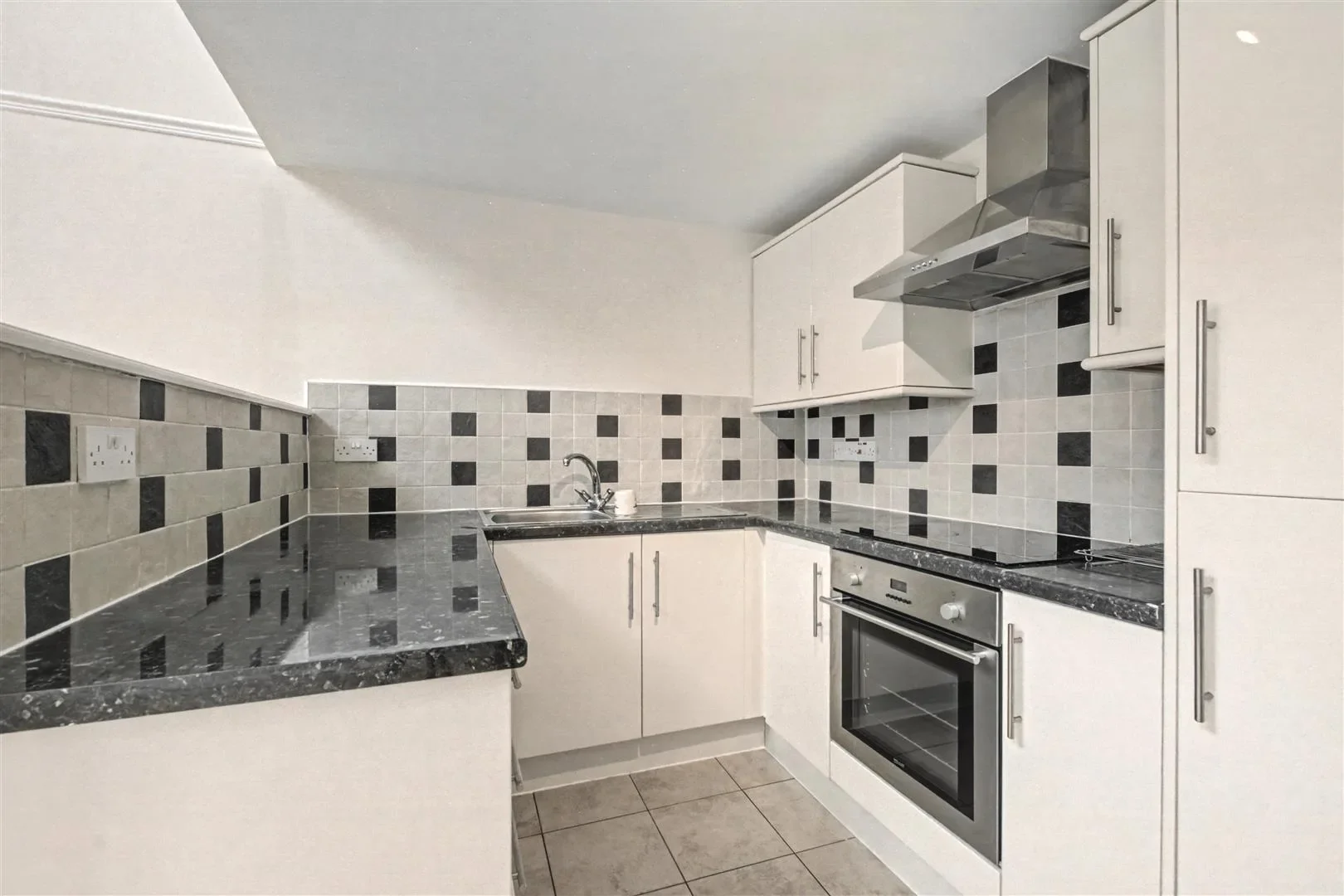 Flat Haydn Road in Nottingham