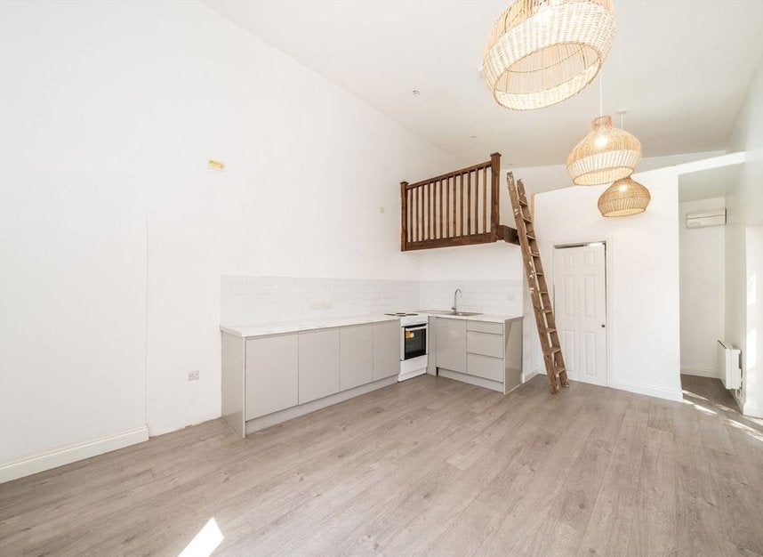 House Jasmine Grove in Greater London