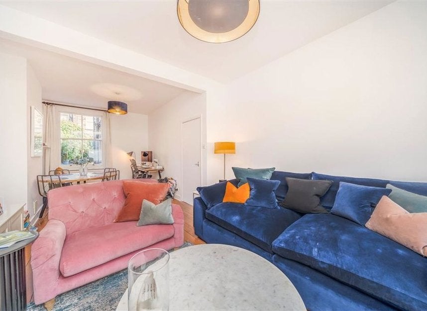 House Wellington Row in Greater London