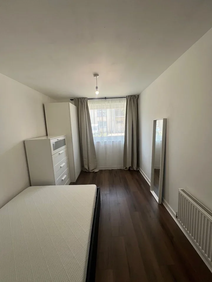 Room Hyde Grove in Dartford