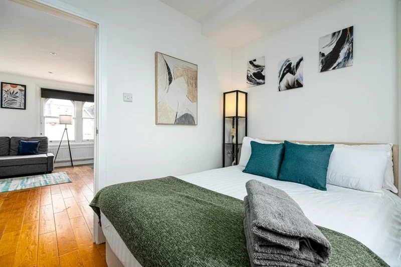 Flat Lowfield Road in Greater London