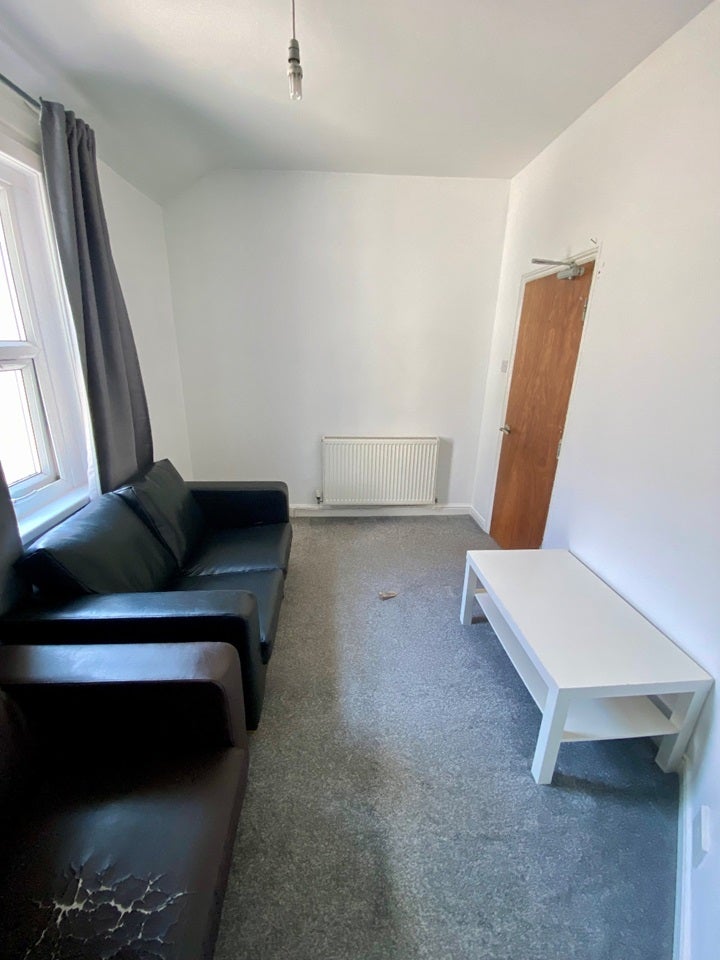 Flat Whitchurch Road in Cardiff
