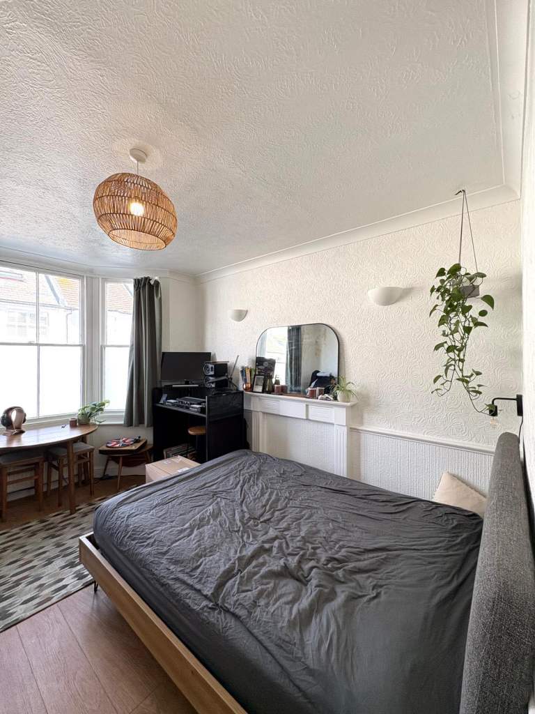 Flat Montgomery Street in Portslade by Sea