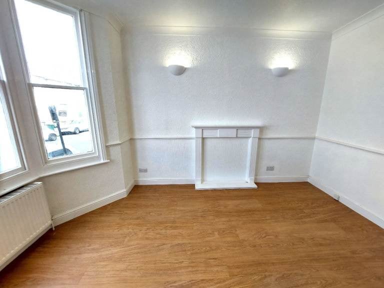Flat Montgomery Street in Portslade by Sea