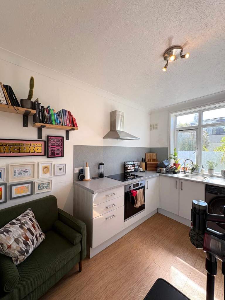 Flat Montgomery Street in Portslade by Sea