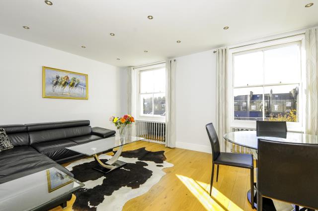 Flat Brunswick Gardens in Greater London